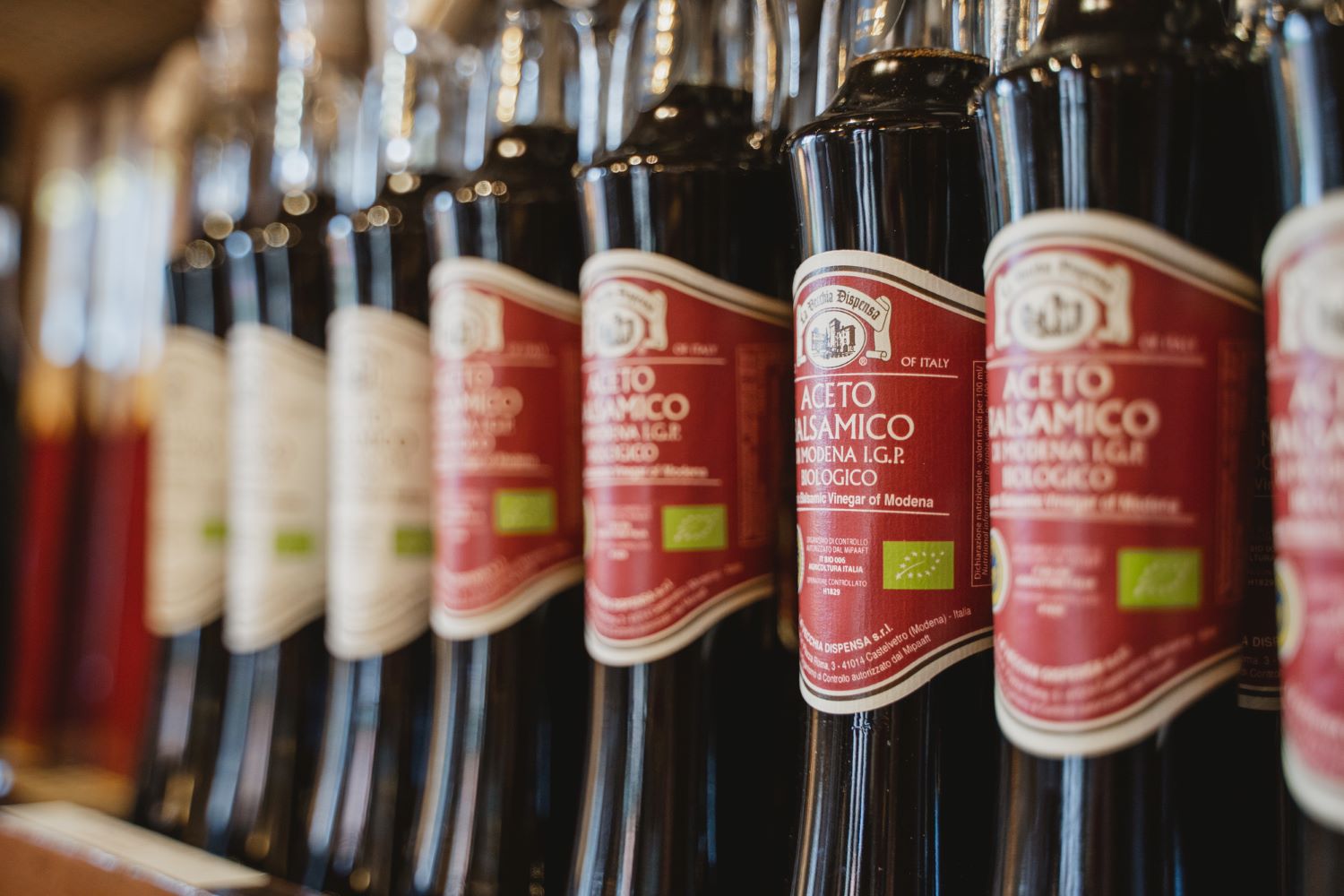 Can You Recognize an Organic Balsamic Vinegar? - Shop La Vecchia Dispensa